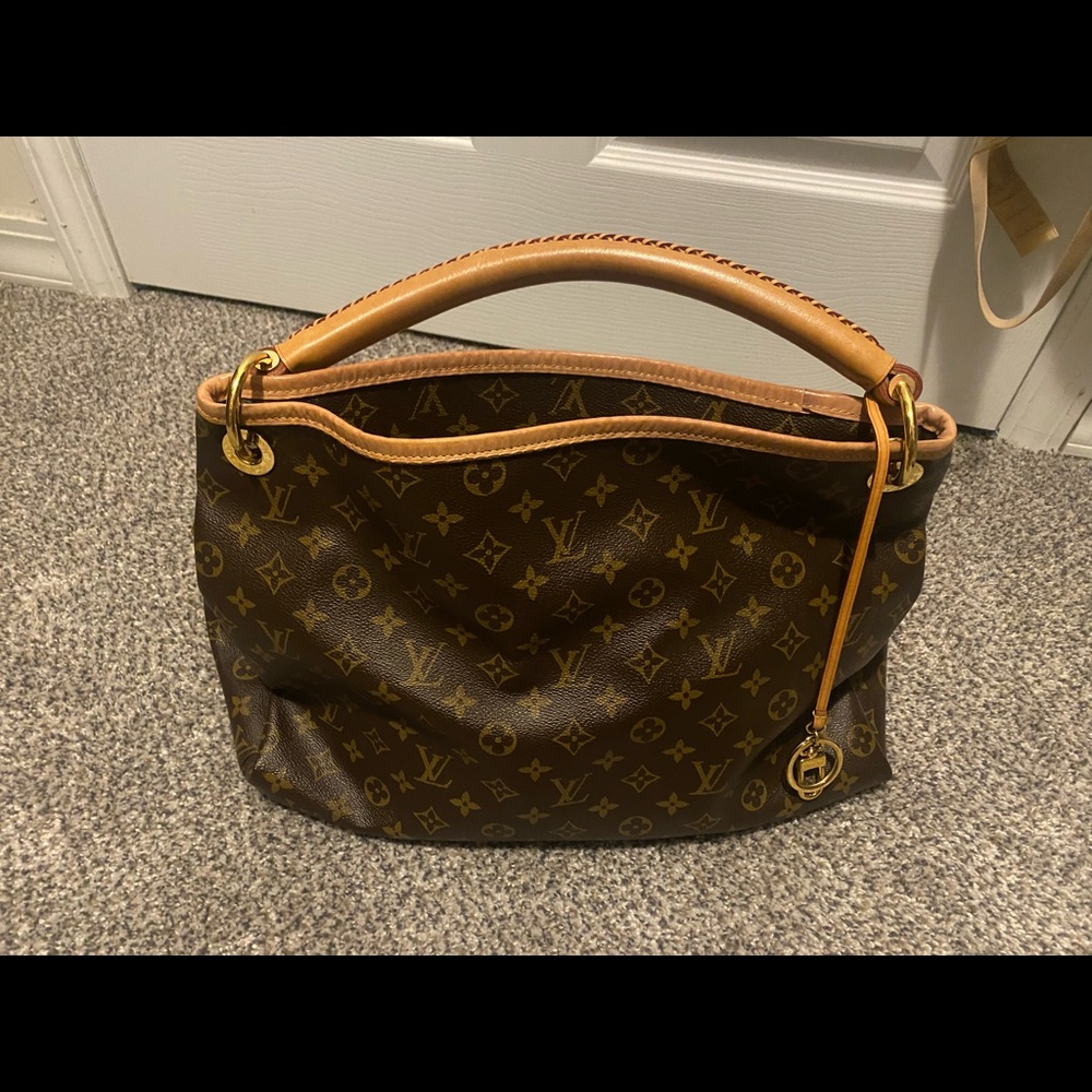 Louis Vuitton Artsy MM